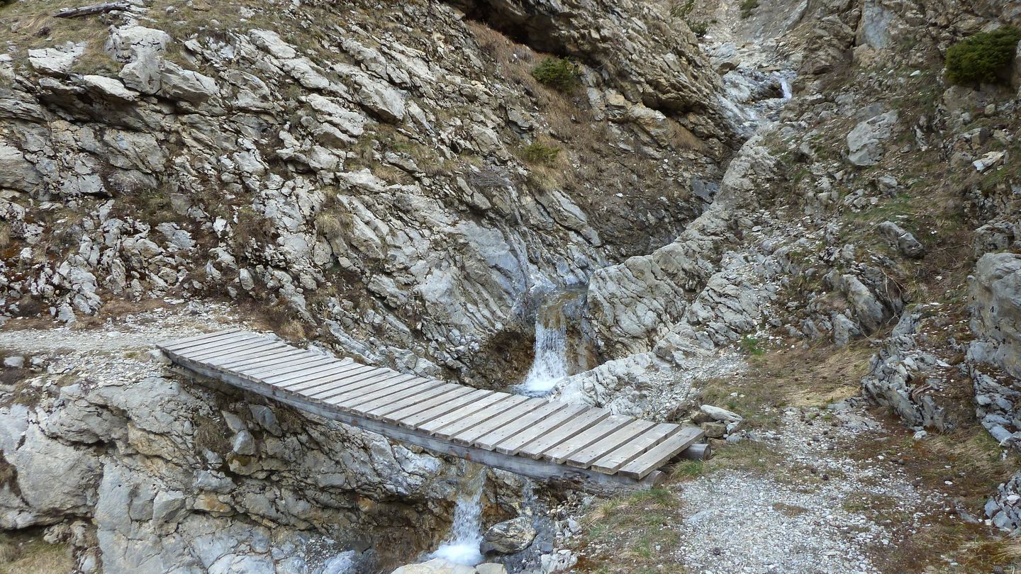 cabanes_talon_avril_2018_065.JPG