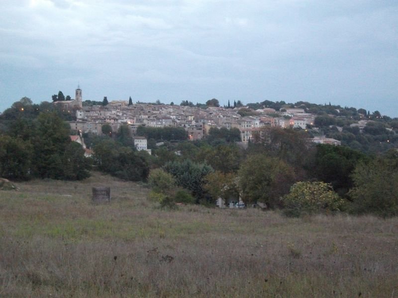 bagnols_en_foret.jpg