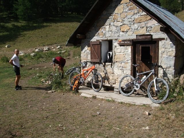 cabane_de_l_autapie_06.jpg