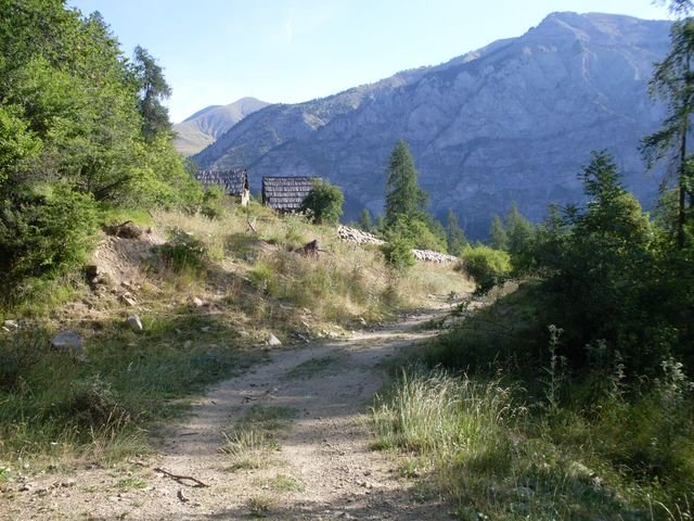 cabanes_du_puy_06.jpg